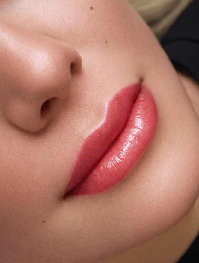 Lippen-Pigmentierung Ergebnis bei Skin & Brows Atelier Zürich – Natürliche Lippenfarbe.